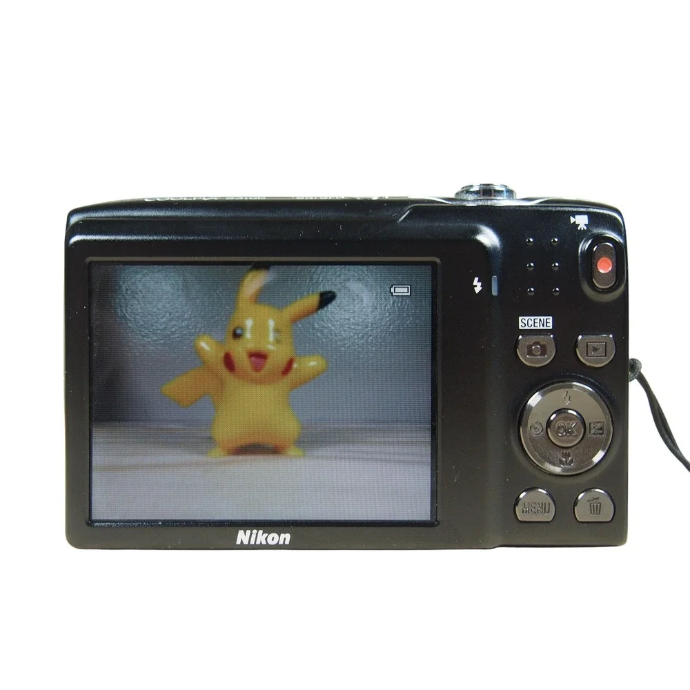 Nikon Coolpix S3100 14.0MP Digital Camera‎ Bundle Silver w/Charger + Battery EUC